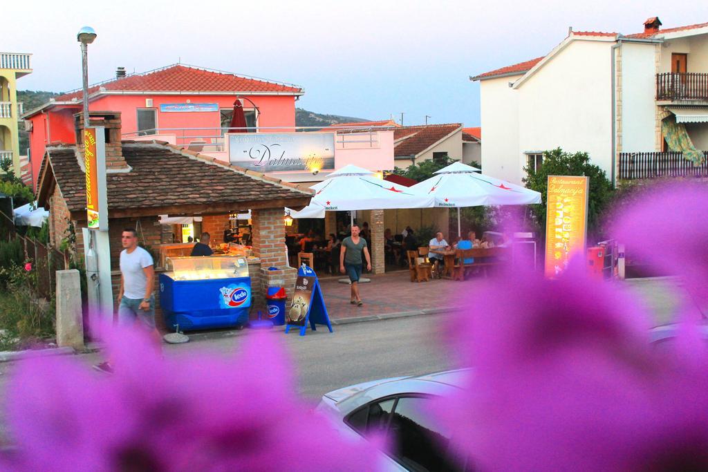 Apartments Stepic Trogir Bilik gambar